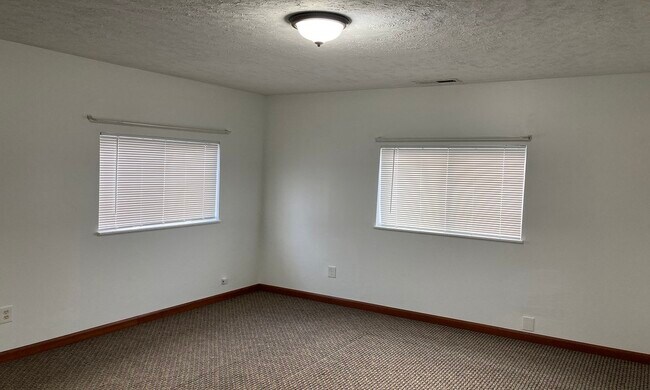 Building Photo - 7235 SE Clatsop St