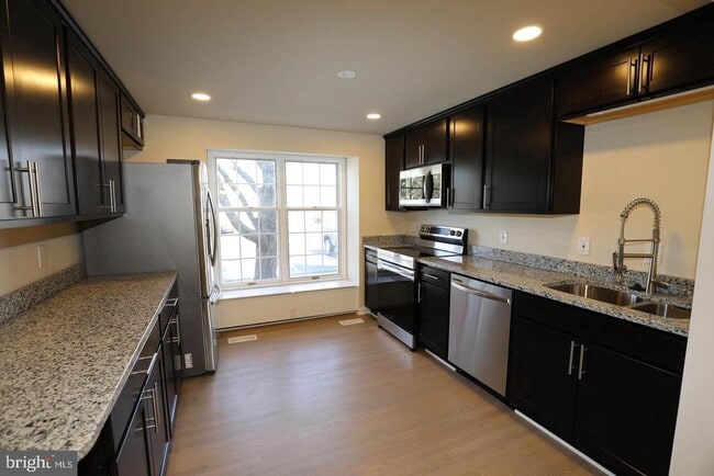 Building Photo - 8006 Harbor Pl