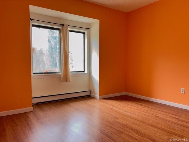 Building Photo - 12 Edelweiss Dr