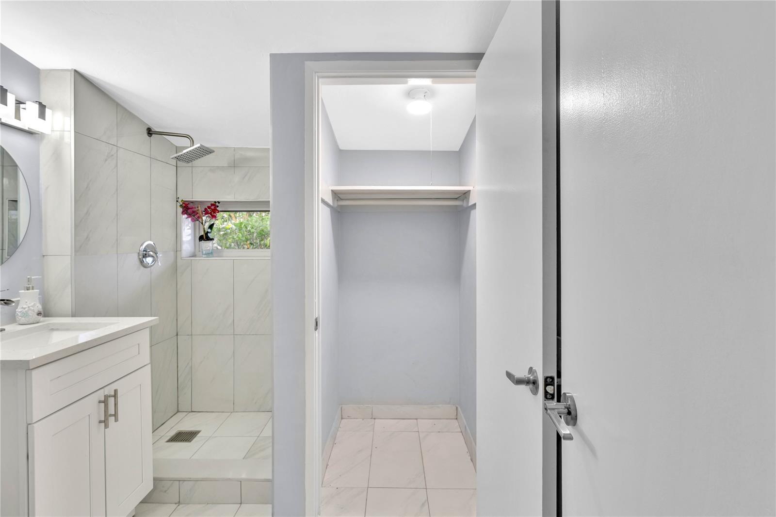 Building Photo - 2448 Andros Ln