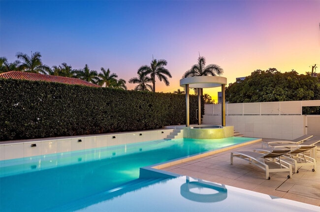 Building Photo - 500 Isle of Capri Dr