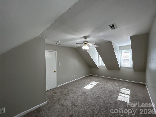 Building Photo - 7409 Lockmont Dr