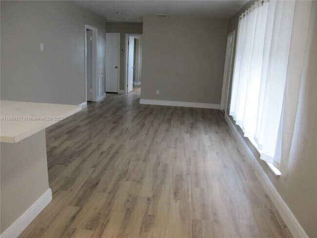 Building Photo - 3151 SW 37th Terrace