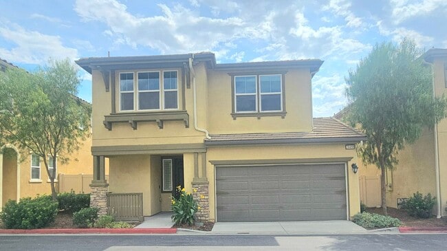 Primary Photo - Gorgeous Spacious 3-Bedroom Home Now Avail...