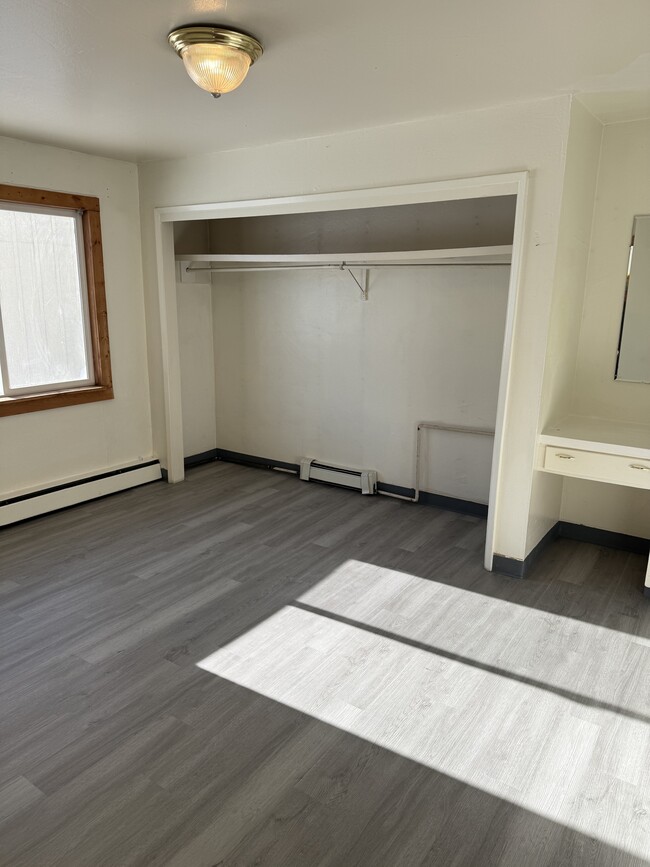 Building Photo - 829 17th Ave