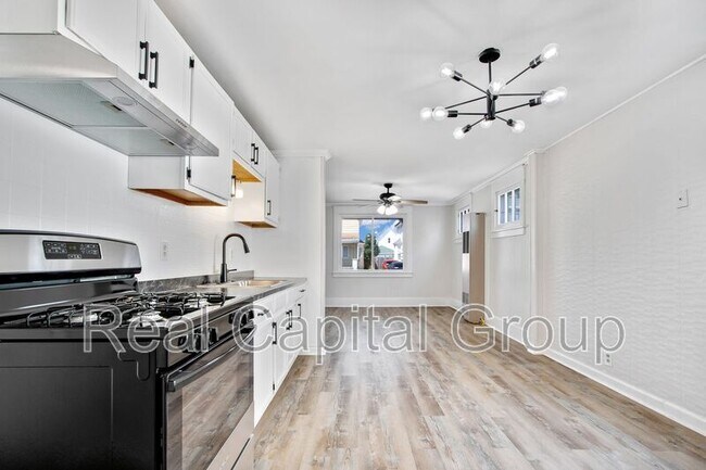 Building Photo - 313 Fenton St