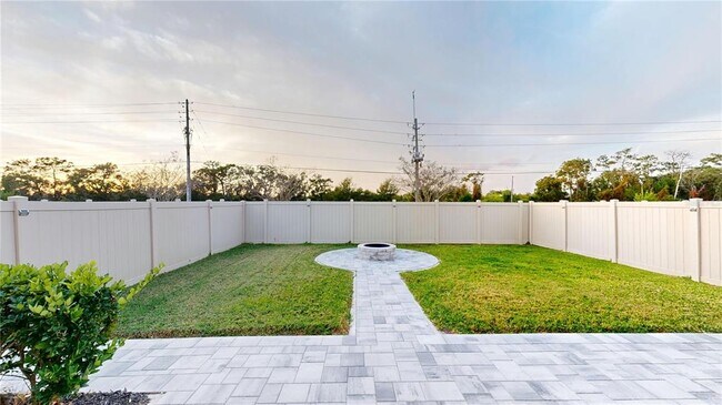 Building Photo - 17034 Yellow Pine St