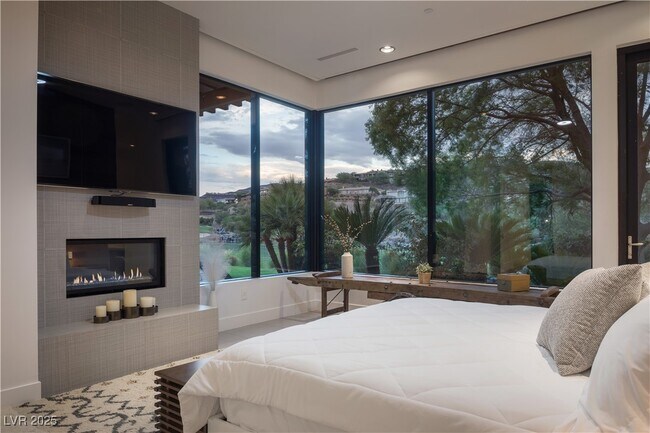 Building Photo - 1501 Foothills Village Dr