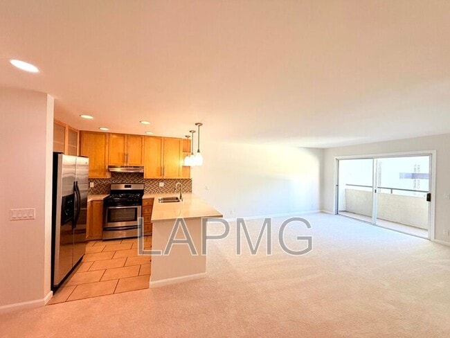 Building Photo - 4702 Fulton Ave