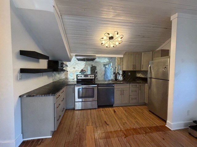 Building Photo - 1112 E Duffy St