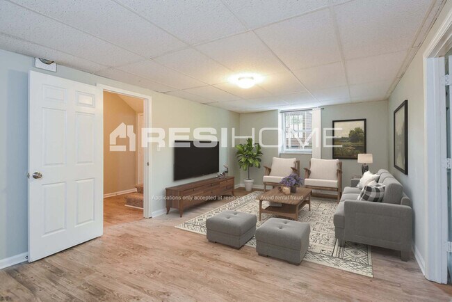 Building Photo - 982 Millwood Dr SW