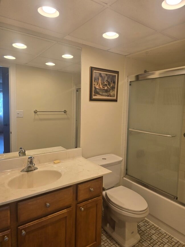 Building Photo - 450 Plum Creek Dr