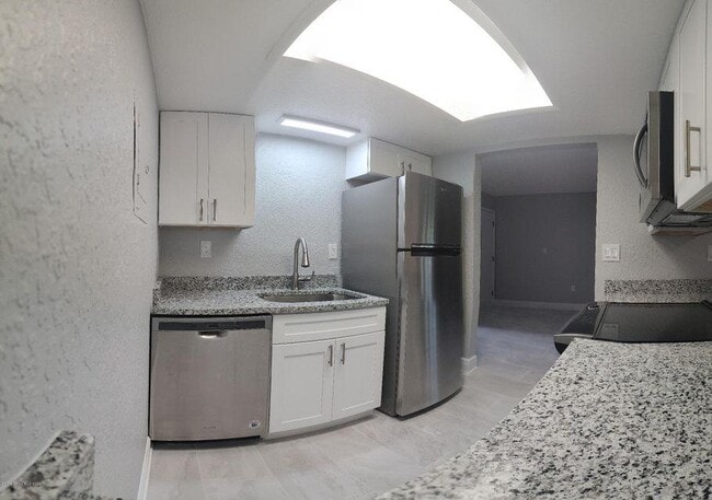 Building Photo - 133 Bristol Ct