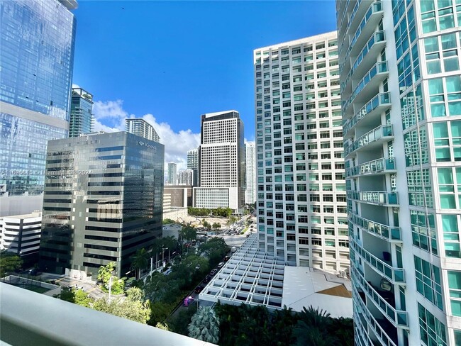 Building Photo - 951 Brickell Ave