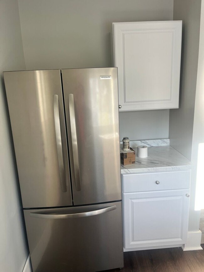 Building Photo - 3 bedroom 1 bath