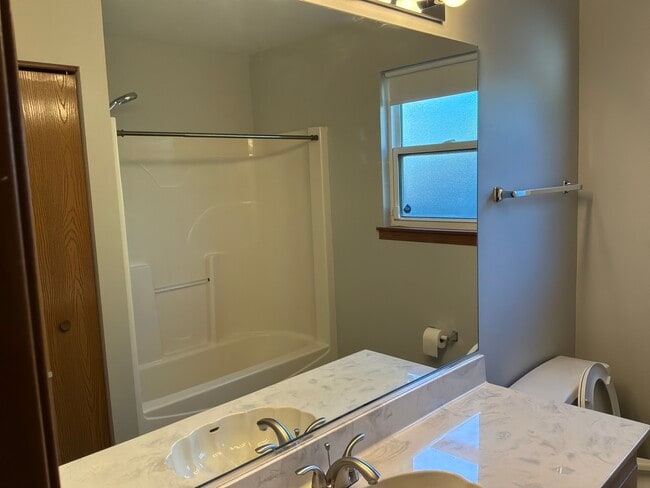 Building Photo - 4410 Mallard Ln