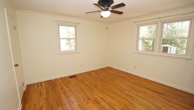 Building Photo - 1008 Hendricks Ave