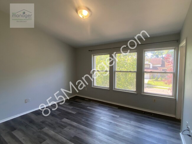 Building Photo - **COMING SOON AVAILABLE FOR SHOWINGS 10/8/...