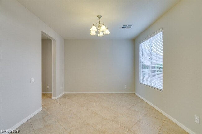 Building Photo - 2609 Chateau Clermont St