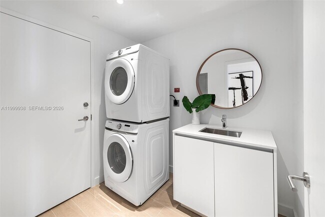 Building Photo - 500 Alton Rd