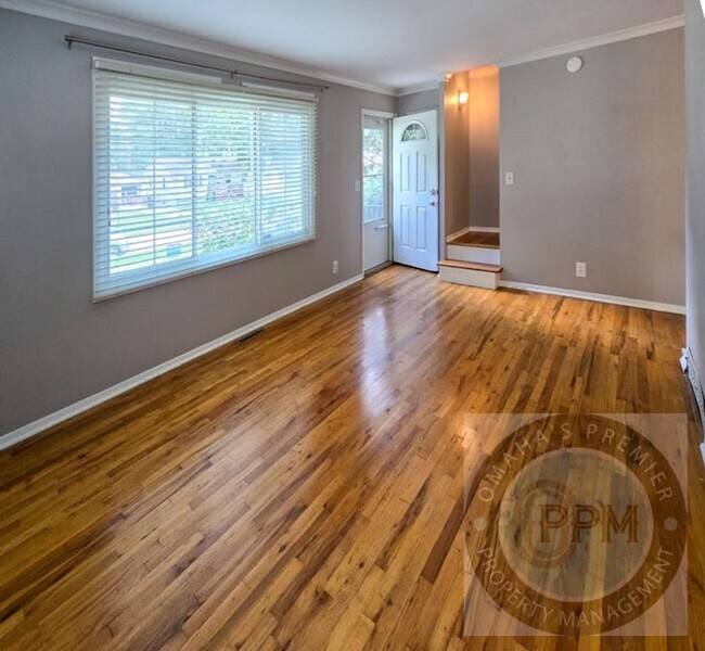 Building Photo - Beautiful 4 Bed 2 Bath Millard Home