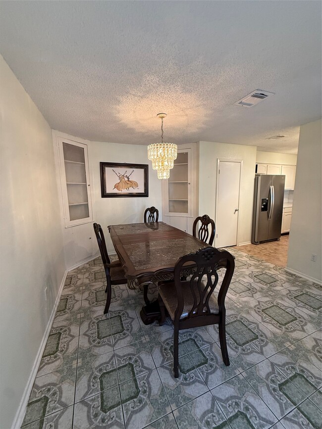 Building Photo - 9011 Ketchwood Dr