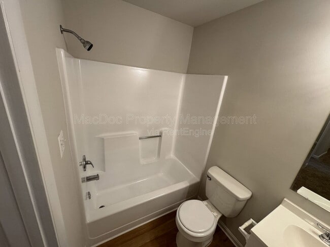 Building Photo - 5140 Redbud Rd