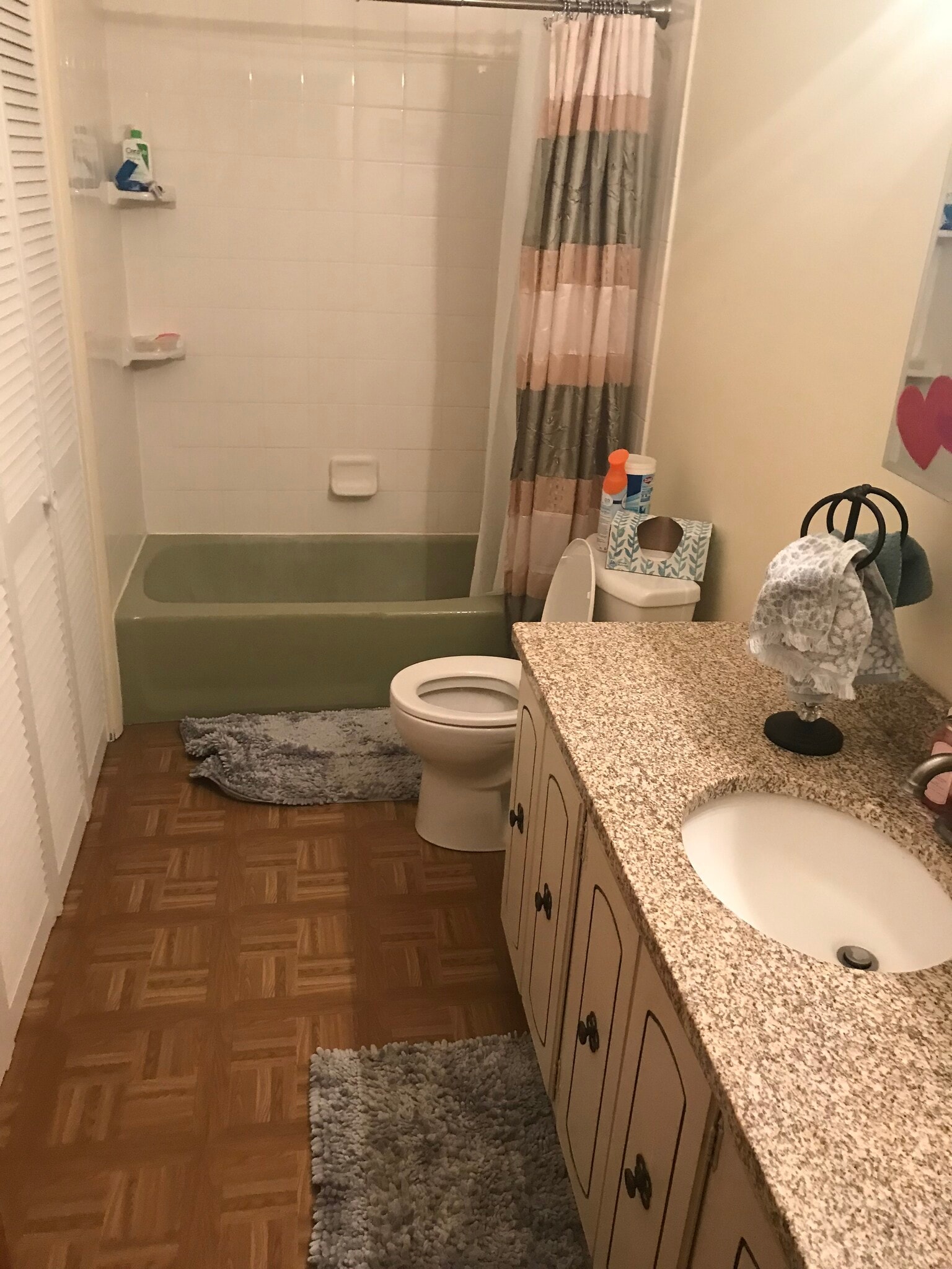 Bathroom with tub/shower - 210 Court Ruelle