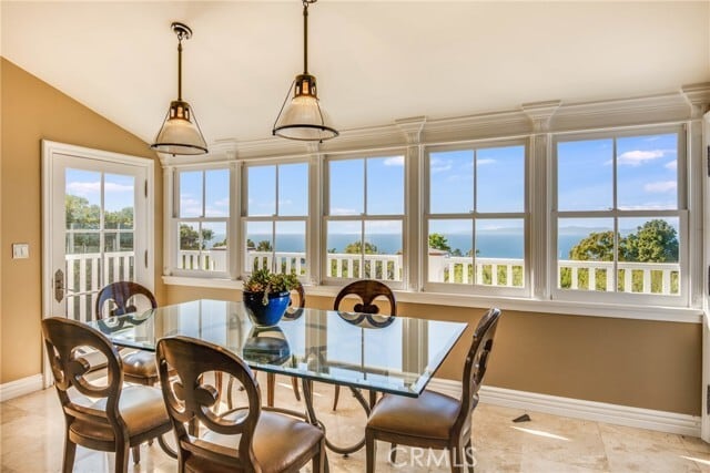 Building Photo - 1409 Vía Arco