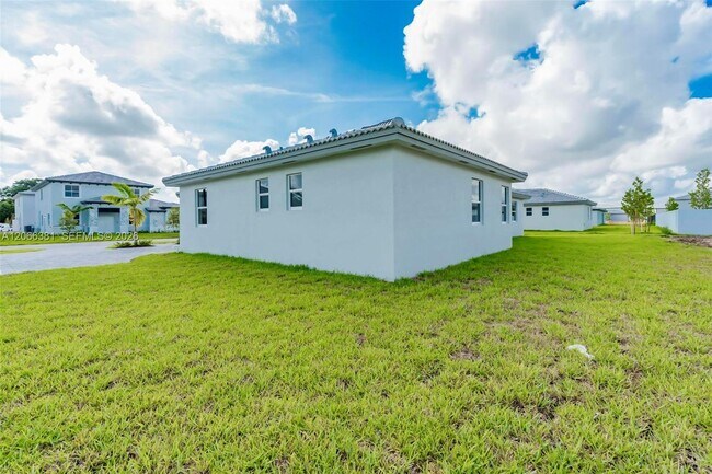 Building Photo - 27308 SW 159th Ct