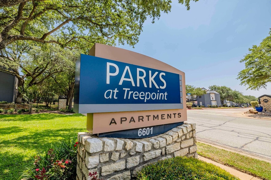 Primary Photo - Parks at Treepoint