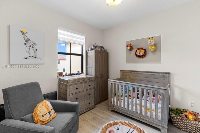 Building Photo - 10653 W 32nd Ln