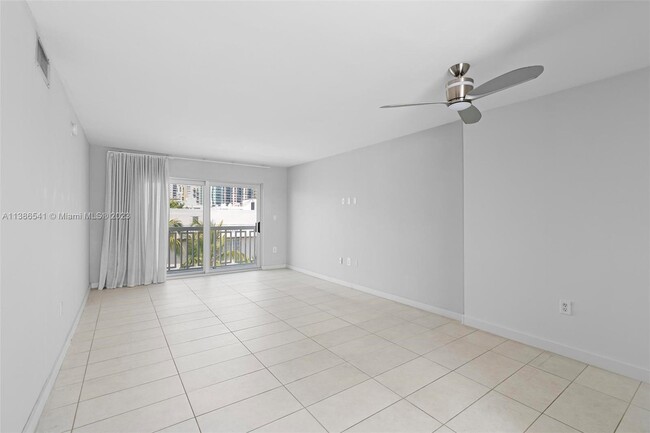 Building Photo - 1357 Collins Ave
