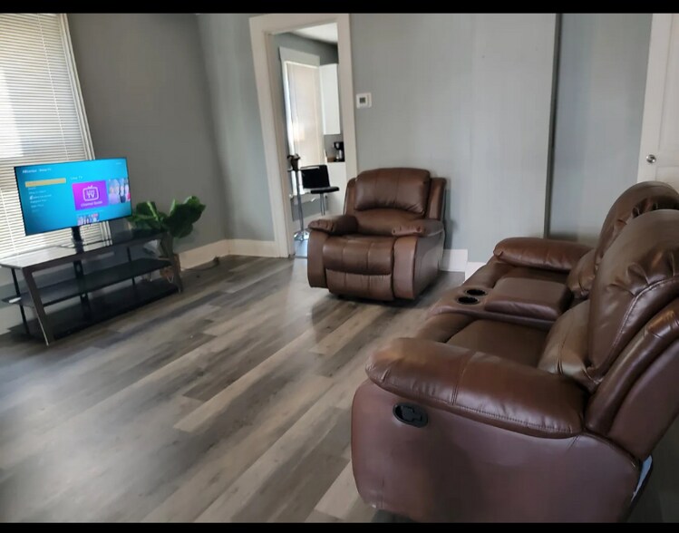 Building Photo - 35 Burlington Ave