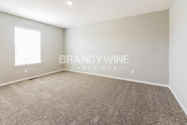 Building Photo - LEASING SPECIAL : 1/2 MONTH FREE