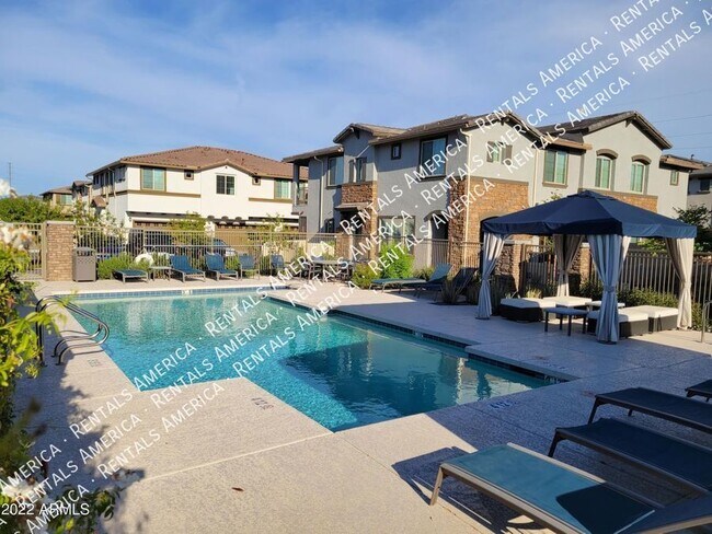 Building Photo - 4100 S Pinelake Way