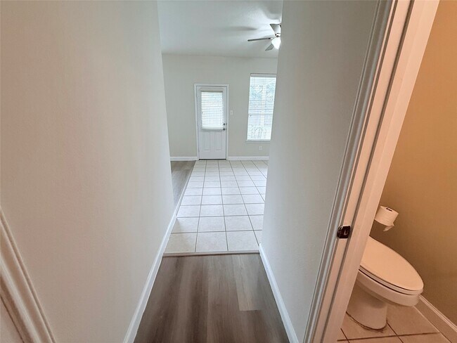 Building Photo - 26430 Richwood Oaks Dr