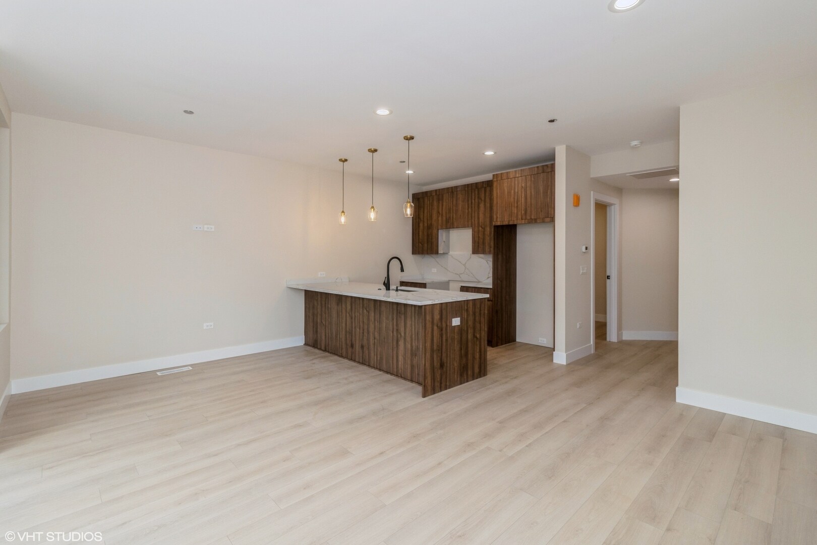 Building Photo - 3045 W Irving Park Rd