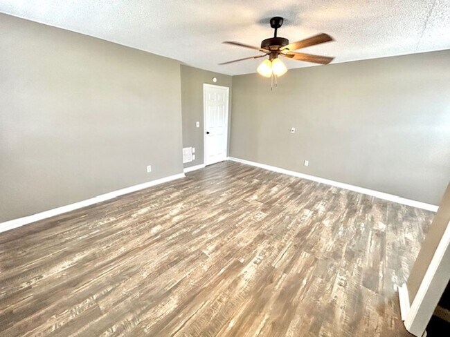 Building Photo - 3514 SW Triana Blvd