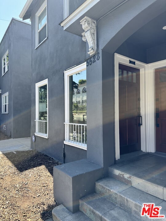 Building Photo - 5528 Franklin Ave