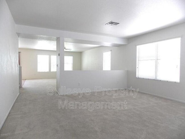 Building Photo - 2767 S Southwind Dr