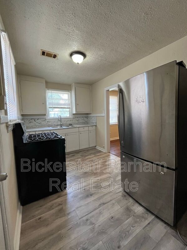 Building Photo - 3224 Glenn St