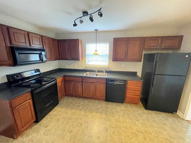 Building Photo - West Nashville home, close to Briley Pkwy ...