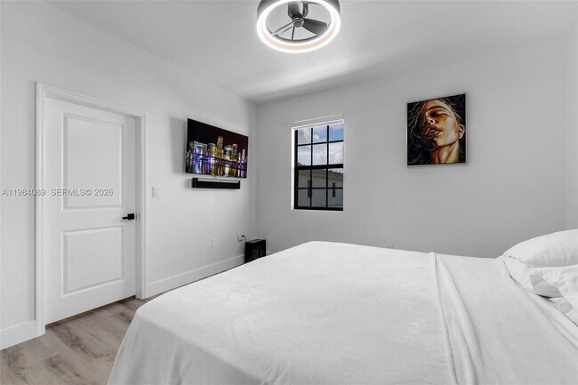 Building Photo - 617 SW 11th St