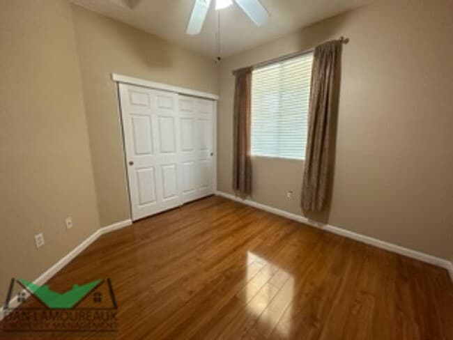 Building Photo - 4 Bedroom in East Woodland