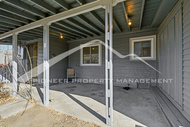 Building Photo - Charming Home with Washer/Dryer and Storage Shed