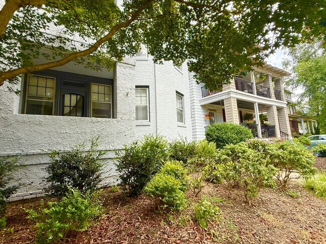 Building Photo - **BEST DEAL**Ghent -2 Bedroom condo 2nd Fl...