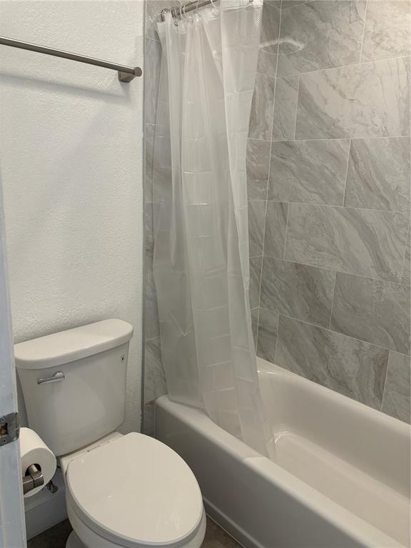 Building Photo - 5815 Erin Ln S