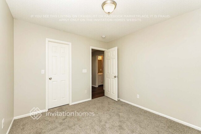 Building Photo - 882 Rancher Dr