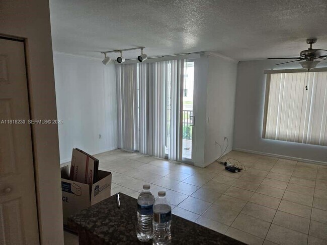 Building Photo - 207 Villa Cir